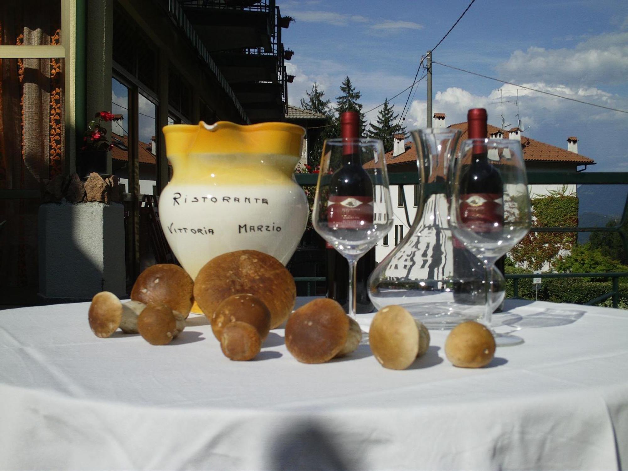Budget Hotel Vittoria & Ristorante Marzio Eksteriør bilde