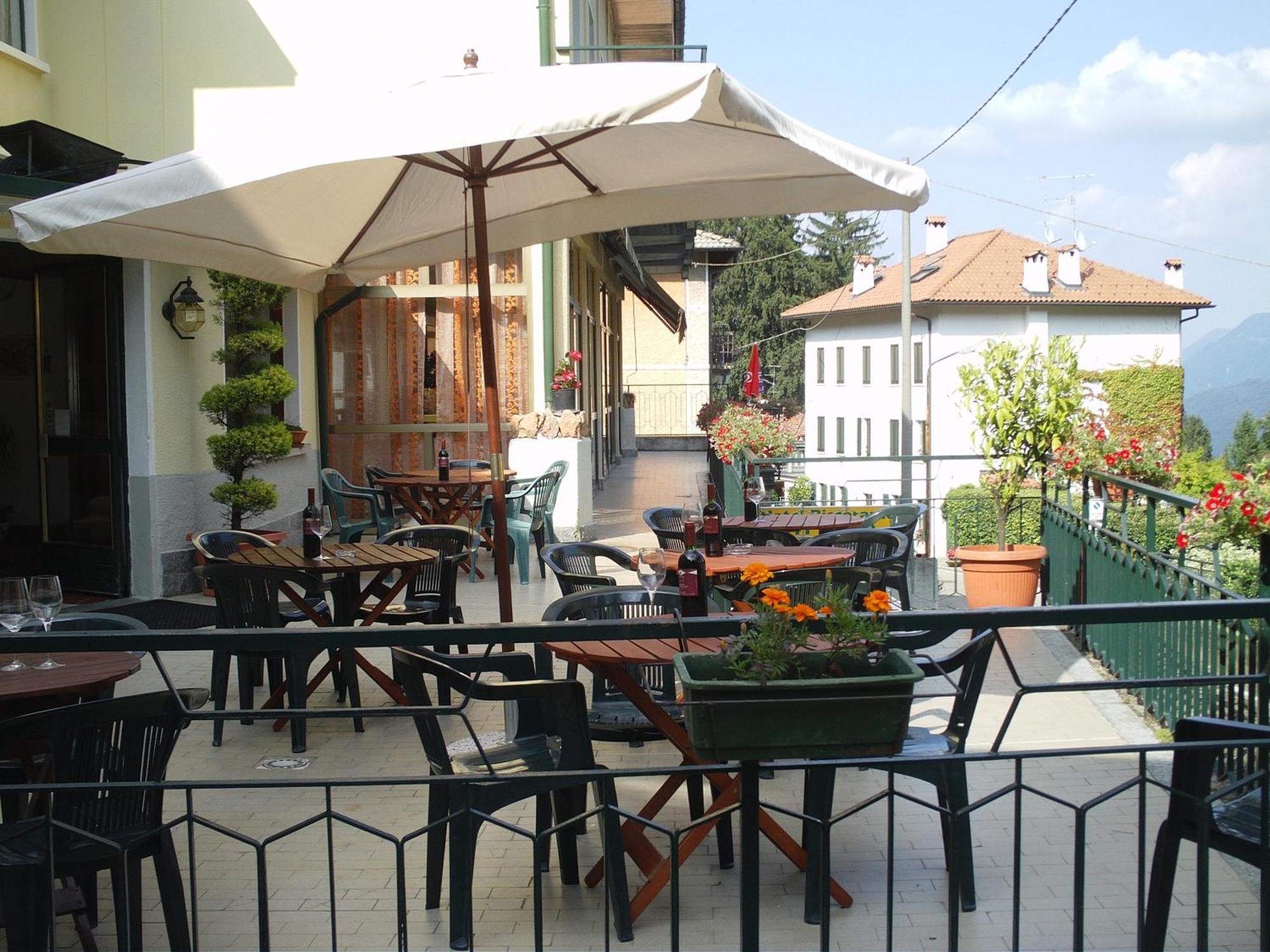 Budget Hotel Vittoria & Ristorante Marzio Eksteriør bilde